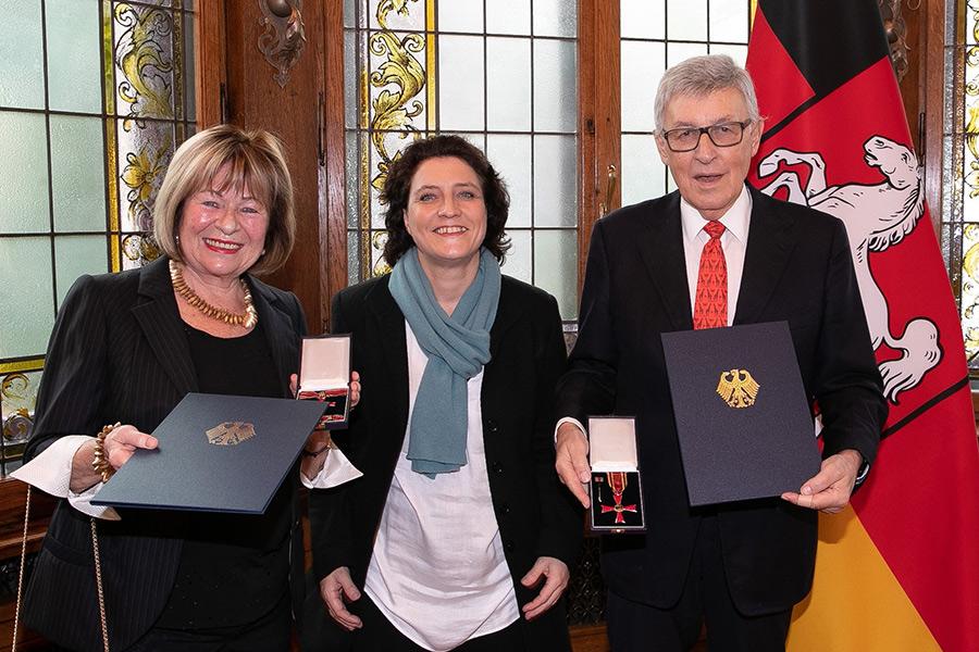 Bundesverdienstkreuz am Bande